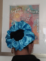 Load image into Gallery viewer, TRUTH - VOLUME SCRUNCHIES
